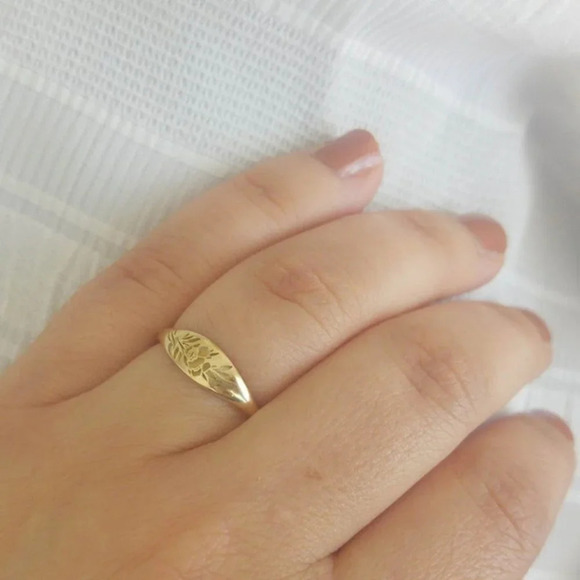 ▶14K Gold Plated Flower Carved Unique Fashion Vintage Ring for Women, L032 - Picture 3 of 6